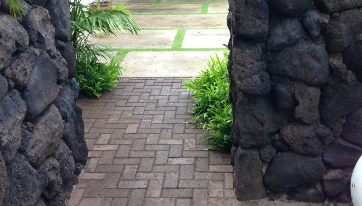 Master brick layers make walkwalks, entries and courtyards. How about a brick-floored lanai?