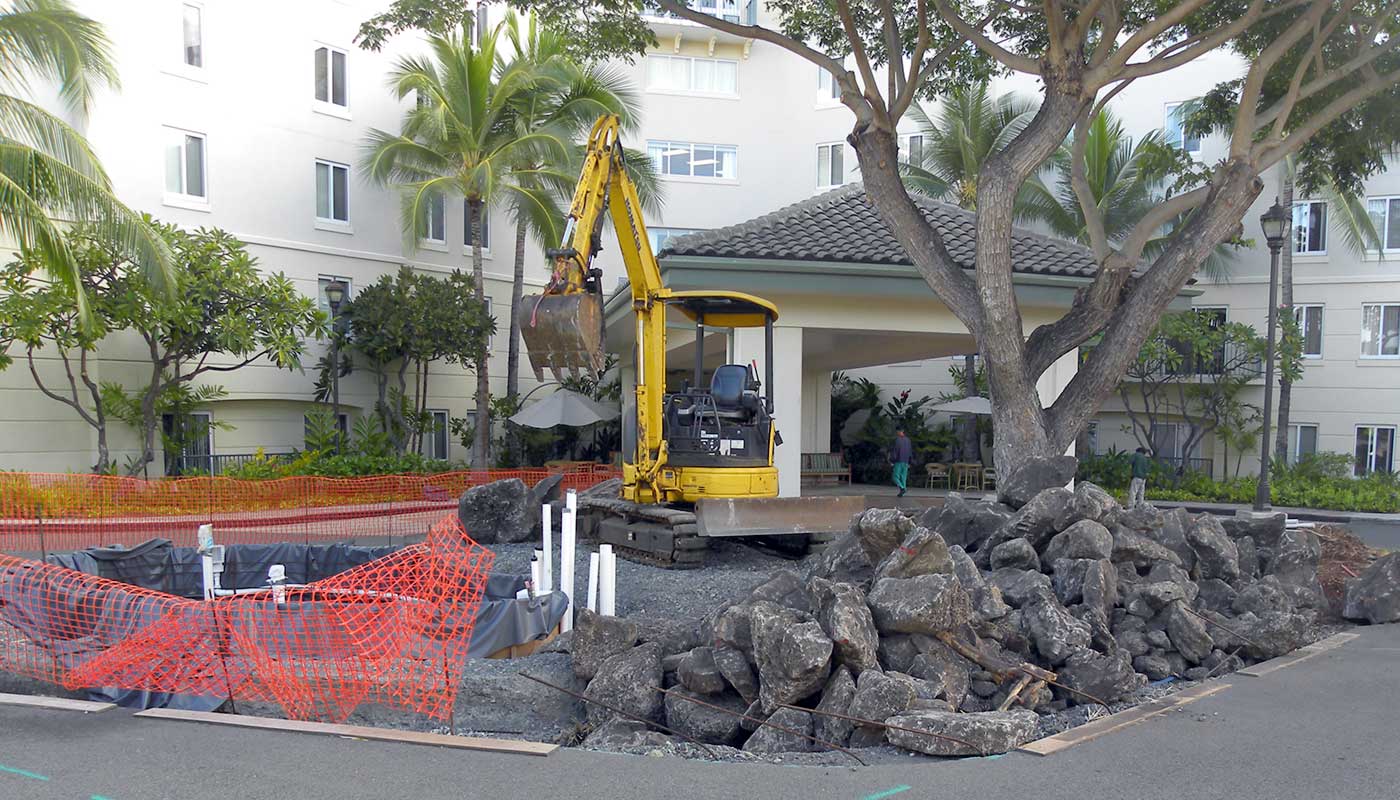 hotel entrance driveway landscaping