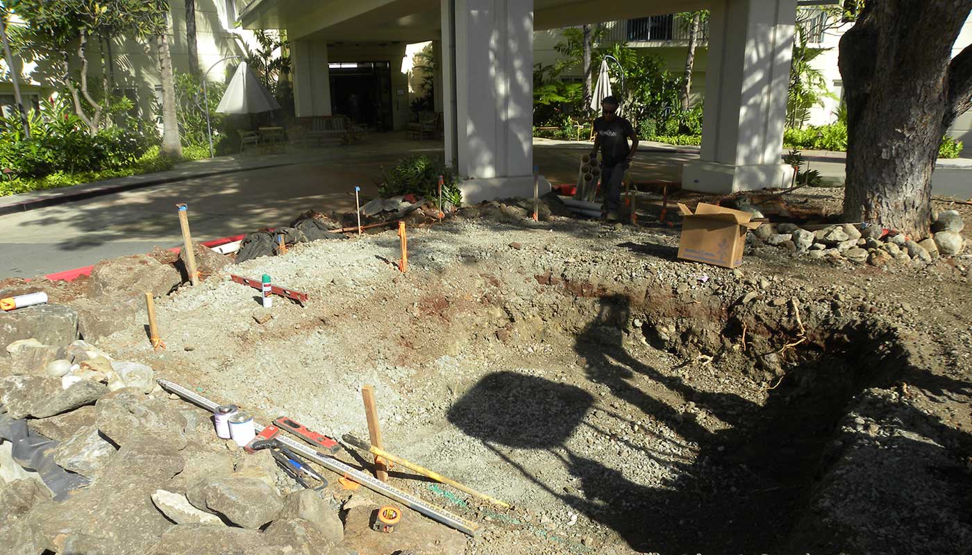 hotel entrance driveway landscaping