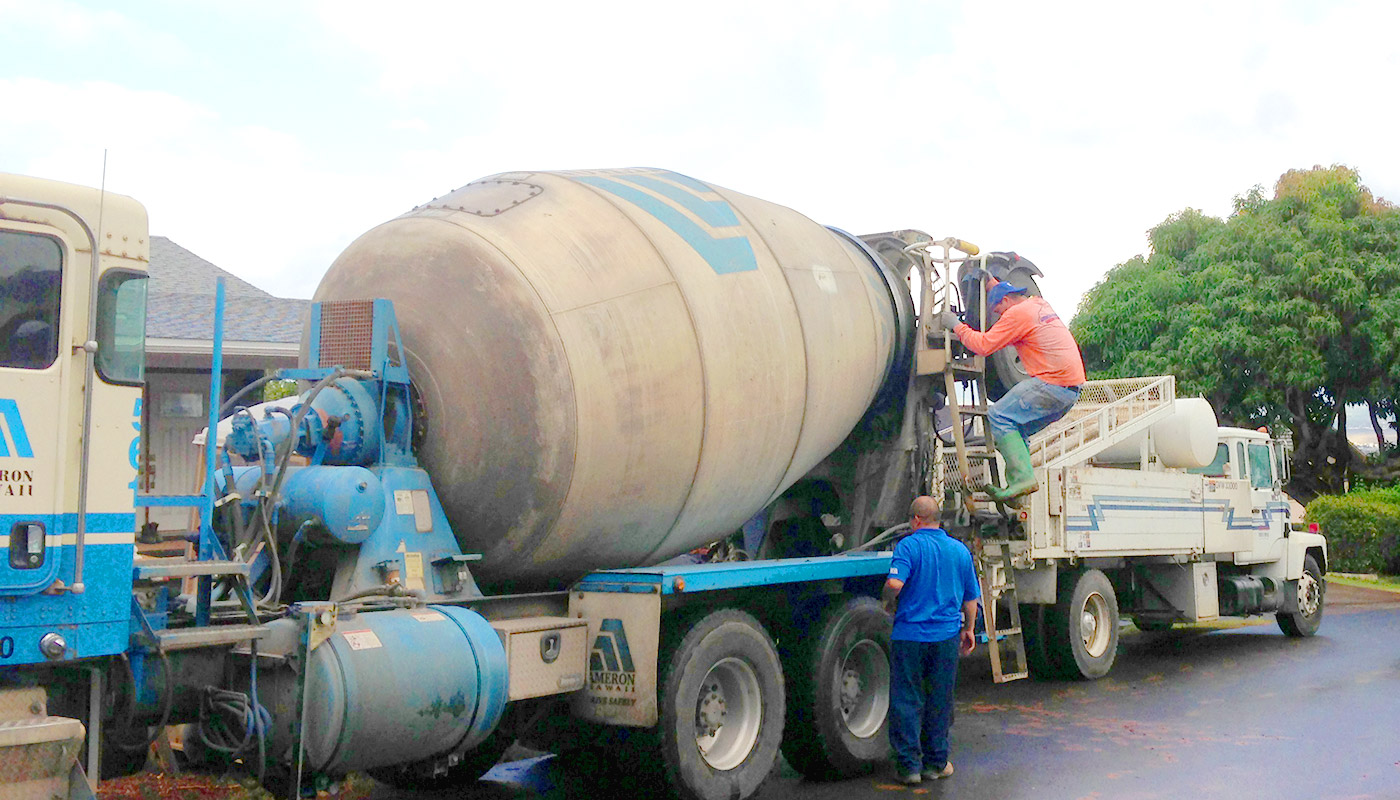 Photo: cement truck at job site in Aiea (Oahu, Hawaii)