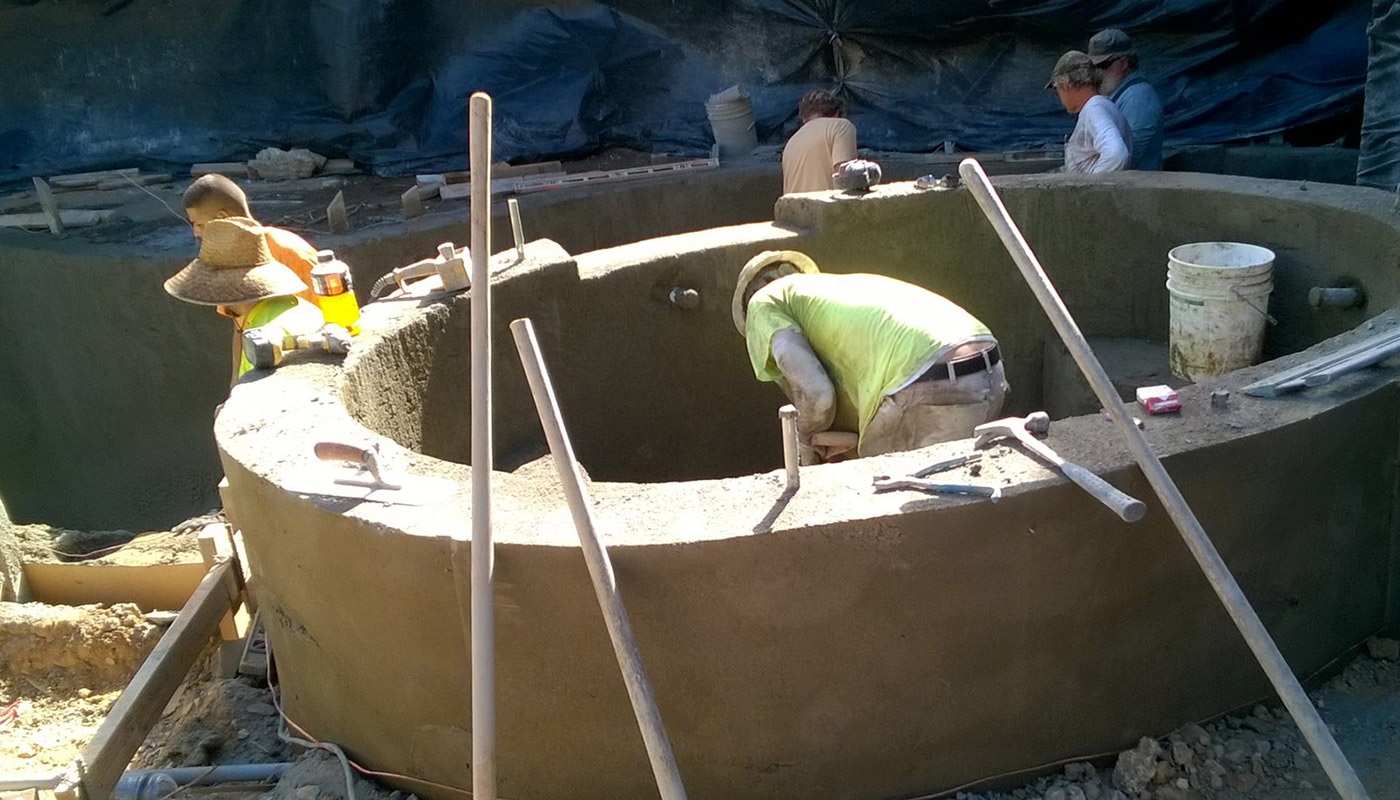 Slideshow: the process of building an all-custom luxury residential swimming pool (www.swanhawaii.com).