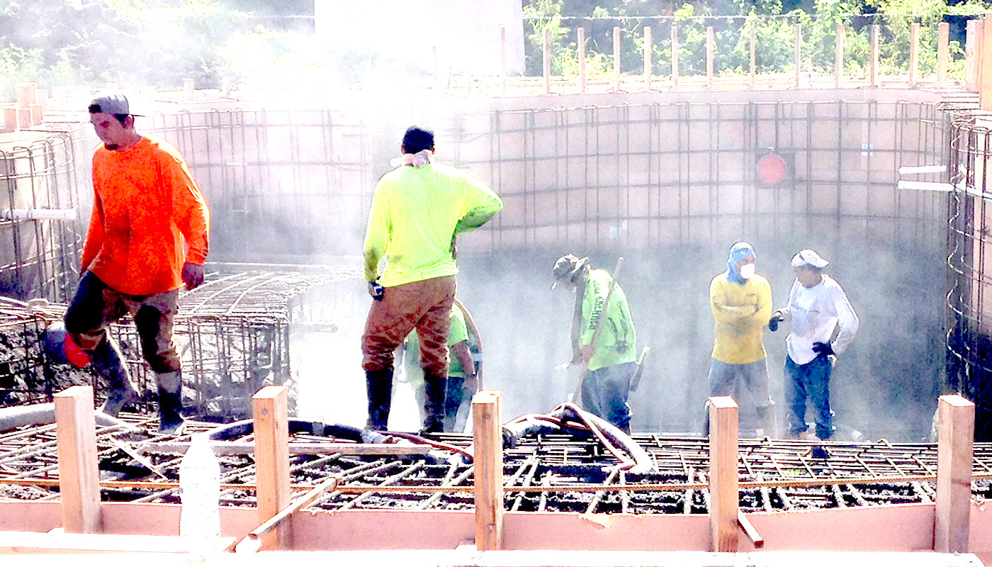 Slideshow: installing a new hillside swimming pool in Kailua-Kona on Hawaii Island.