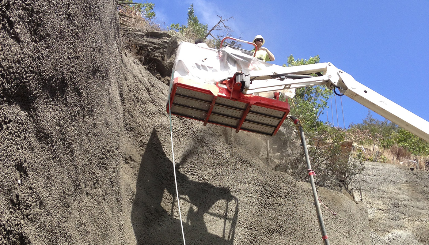 Photo: medium-tall retaining wall in Kaimuki