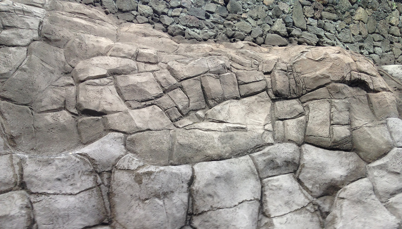 Photo: Oahu roadside retaining wall in Makiki Heights