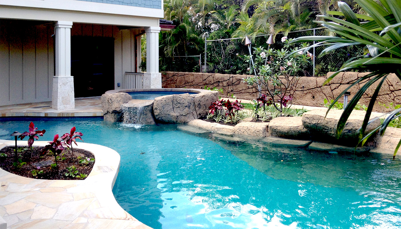 Slideshow: the process of building an all-custom luxury residential swimming pool (www.swanhawaii.com).